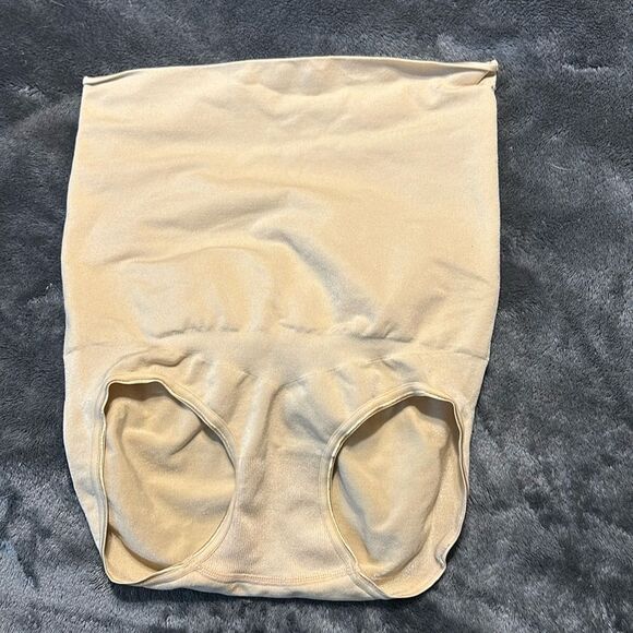 Assets Spanx High Waisted Briefs size L - Picture 1 of 3